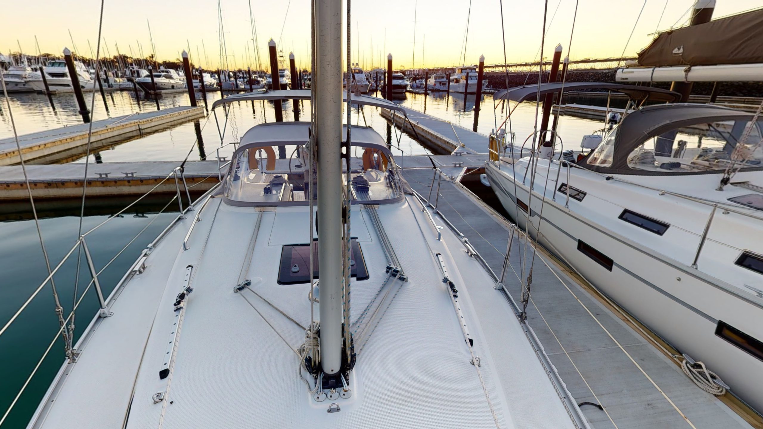 Bavaria-32-Island-Breeze-12162022_101453