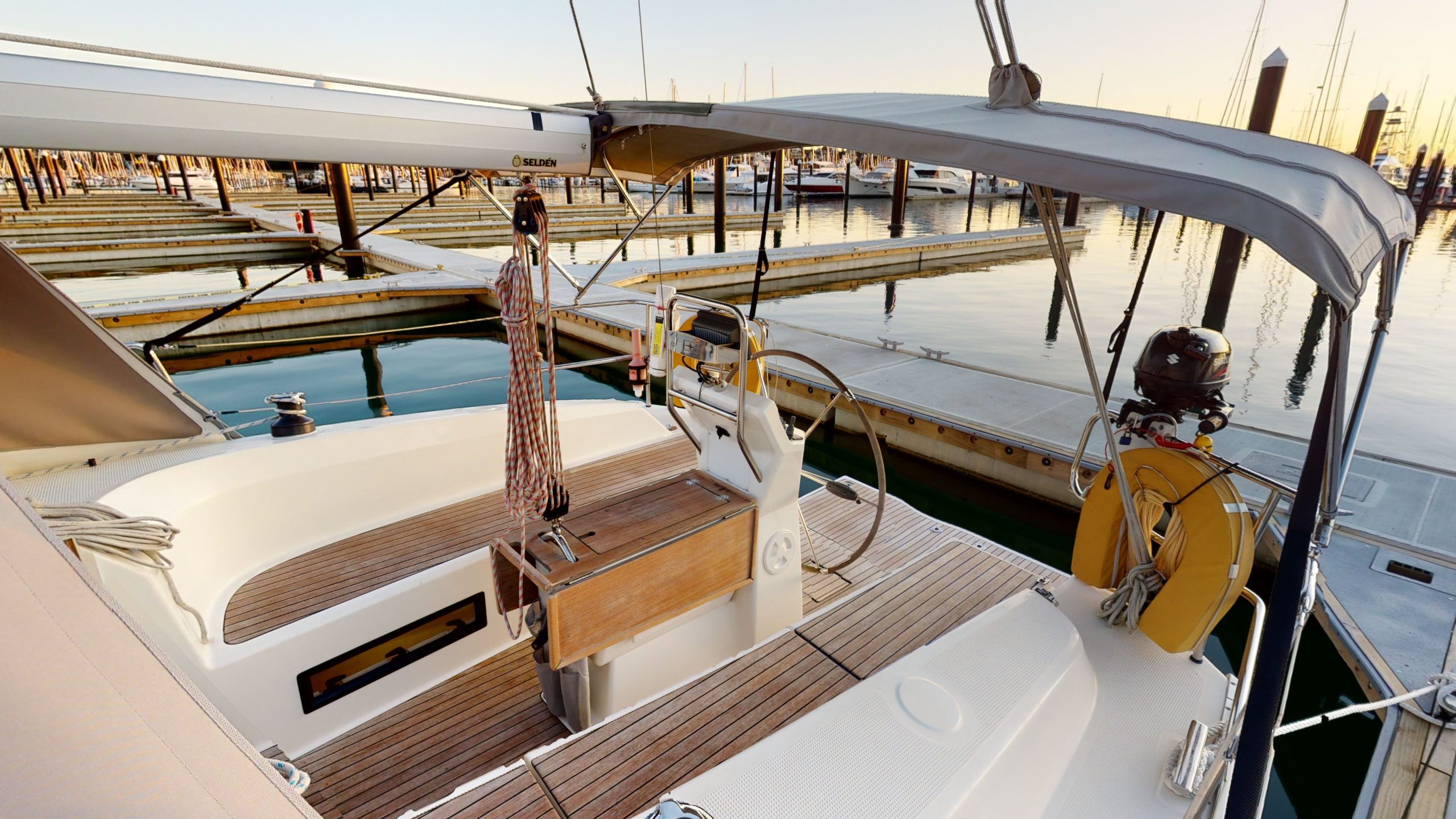 Bavaria-32-Island-Breeze-12162022_101527