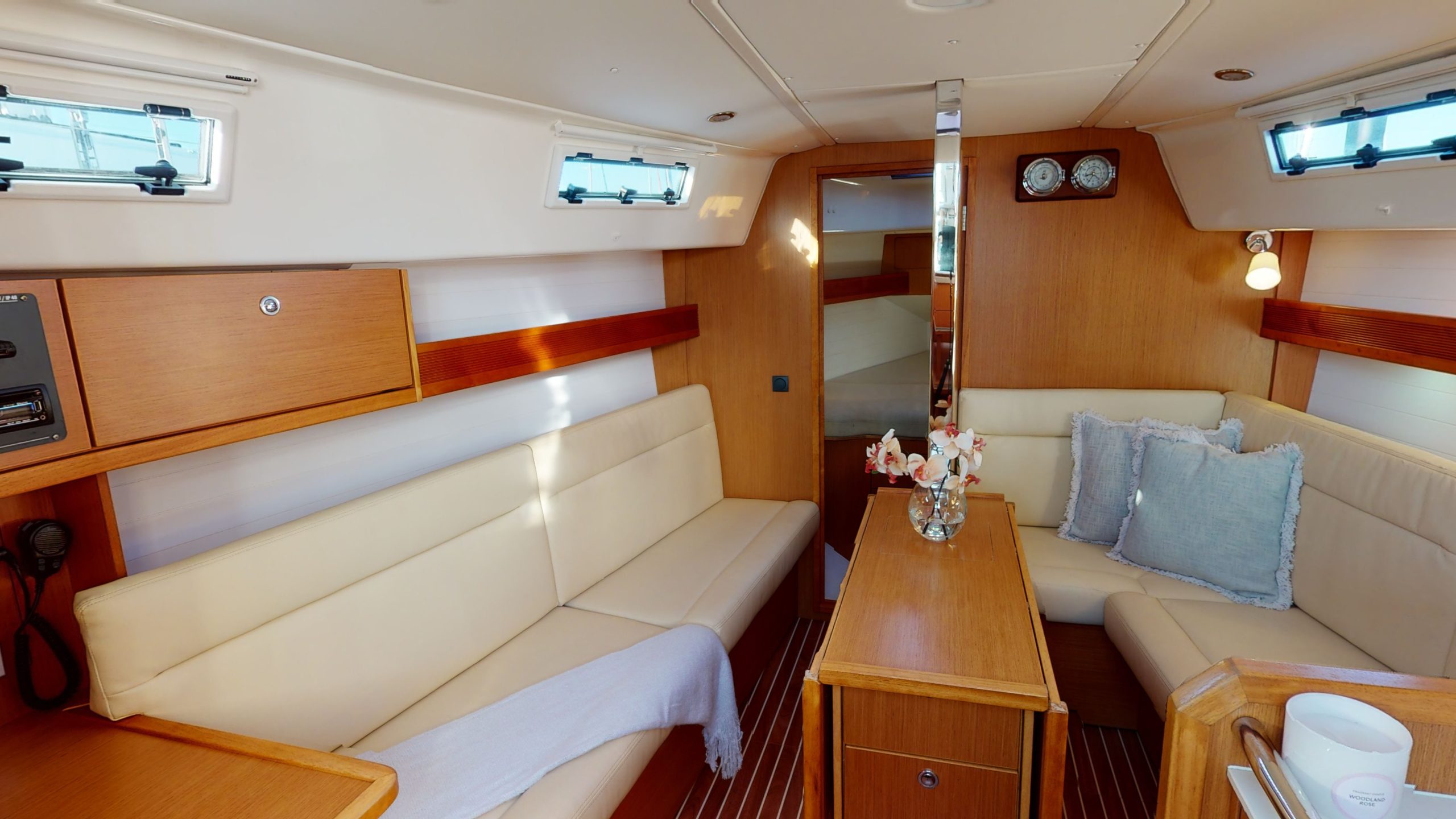 Bavaria-32-Island-Breeze-12162022_101644